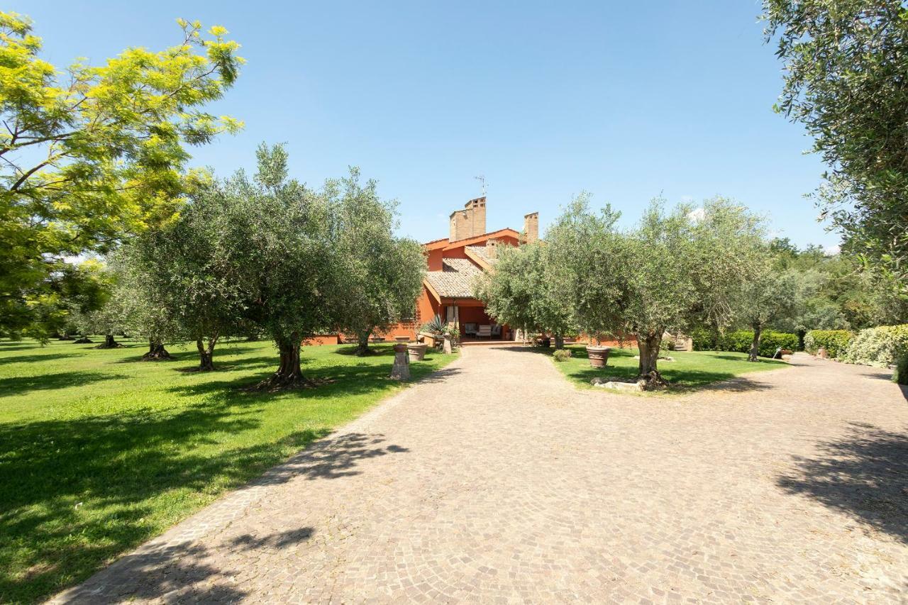 Villa In Via Della Marcigliana Casale Torre San Giovanni Exterior photo