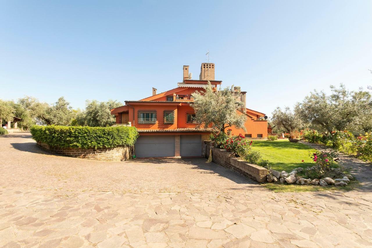 Villa In Via Della Marcigliana Casale Torre San Giovanni Exterior photo