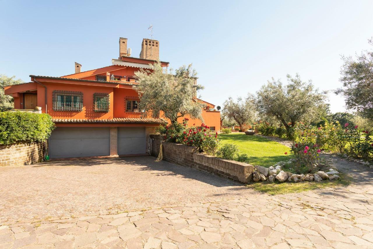 Villa In Via Della Marcigliana Casale Torre San Giovanni Exterior photo